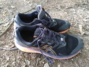 Turnschuh schwarz/orange